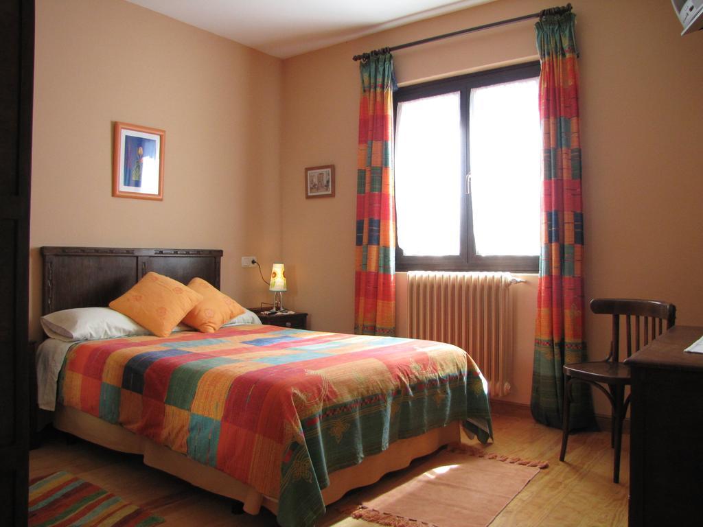 Hostal Rural Huartearena Iza Exteriér fotografie