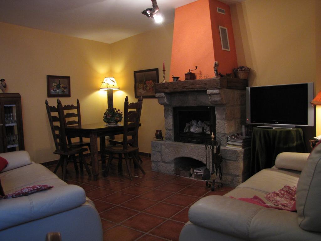 Hostal Rural Huartearena Iza Exteriér fotografie